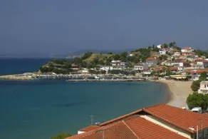 Astonishing view, a step from the beach - Image 4