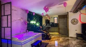 Krystalisya Room Suite Spa Privatif Sauna Jacuzzi Siege Massant - Image 4