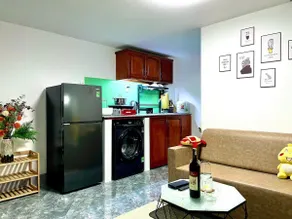 Modern Studio w Balcony and Kitchen - Image 5