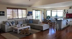 Gina‘s Place - Image 3