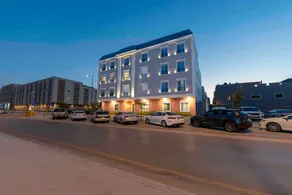Stylish & Relaxing flat in Alwadi Vll - Image 3