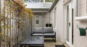 Perfect Stay By The Rocks w Balcony - Image 4