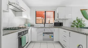 Sunny and Vibrant Home - Image 4
