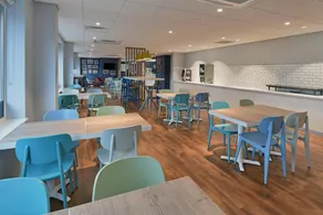 Travelodge Southampton Central - Image 4