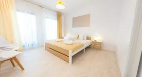 Casa cu Nuc - Image 2
