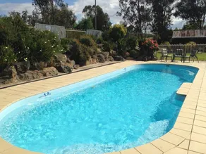 Tuckerbox Motor Inn - Image 3