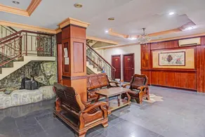 OYO 92402 City View Hotel - Image 4