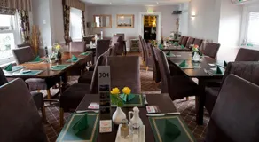 The Racehorses Hotel - Image 3