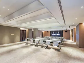 HomePlus Holiday Riverview Hotel-Chongqing Jiefangbei Hongya Cave Branch - Image 3