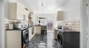 4BR, One level, Step free,, Roll-in-showers, Accessible Bungalow - Image 4