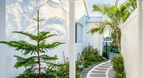 Golden Beach Ultimate Family Getaway - Pool & Spa - Image 5