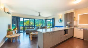 Coral Sea Vista Apartments - Image 3