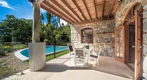 Private Stone House - Image 4