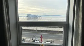Bay view rooms at Mentone Hotel - Image 2