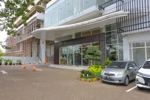 OYO 93432 Tree Room Hotel - Image 5