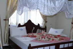 Lesa Garden Hotel - Image 2