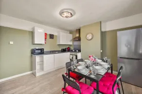 3 bed House in Maidstone Town Centre with parking - Image 4