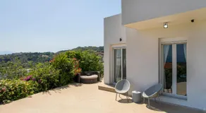Villa Views with Private Pool & Sea Horizon - Image 5
