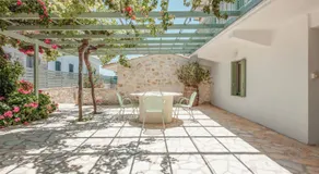 Teacher's House - Image 4