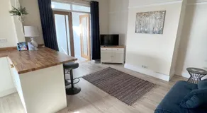 1 Ashford Road Guesthouse - Image 2