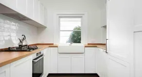 Picturesque apartment by the beach at Parsley Bay - Image 5