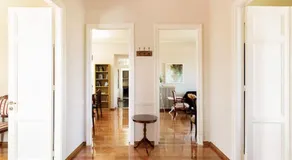 Mansion of 120 m2, with high ceilings and big yard - Image 4