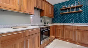 Victorian High Street flat, parking, WiFi - Image 5