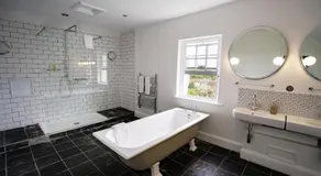 The Castle Inn Bradford on Avon - Image 4
