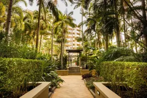 Ultra Relaxing 1BR Poolside Oasis - Image 3