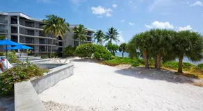 Tranquility by the Beach - Image 4