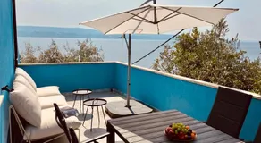 Blue Beach Villa with BBQ, Wifi and Stunning View - Image 4