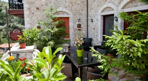 Amanites Guesthouse - Image 5
