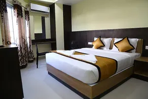 Hotel Landmark - Image 2