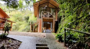 Suíte de Vidro com Cachoeira no Quintal - Image 5