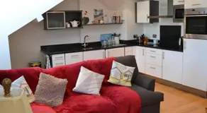 Osborne House Apt 6 - Image 3