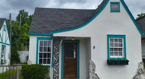 Crescent Court - Image 4