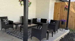 Spacious 3 bedroom 2 bath home in Downtown - Image 5