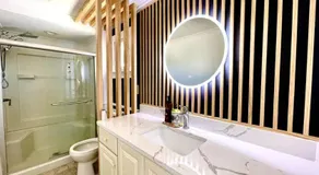 Asian Wood style 4 Bedroom in Surf City - Image 2
