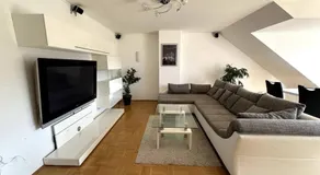 Großzügige 2-Zimmer-Wohnung mit Balkon, ruhige Lage - Image 2