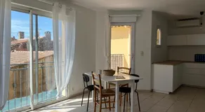 Duplex lumineux l 2 ch l balcon l climatisation l Idéal famille l Alpilles - Image 4