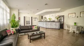 Hotel Oasis Familiar - Image 3