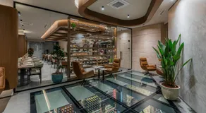 Central Hotel - Image 3