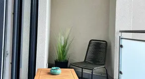 Modernes Apartment mit Balkon und Parkplatz Zentrum - Image 4
