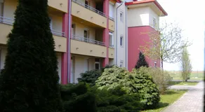 Apartment Golf - Image 4