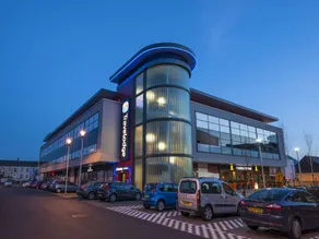 Travelodge Llanelli Central - Image 2