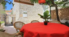 Apartments with WiFi Makarska - 19038 - Image 2