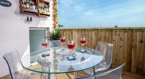 Skyfall - 2 Bedroom Apartment - Milford Haven - Image 3