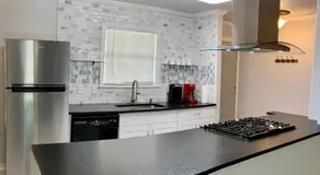 The Peahen House - Image 4