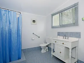 Jacaranda Guest House - Image 5
