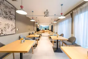 Home Inn Neo Ningbo Railway Station North Square - Image 4